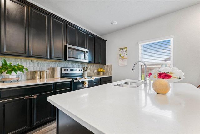 202 Ottaviano WAY, Hutto, TX 78634