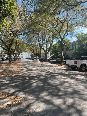 427 Santander Ave 101, Coral Gables, FL 33134