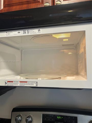 427 Santander Ave 101, Coral Gables, FL 33134