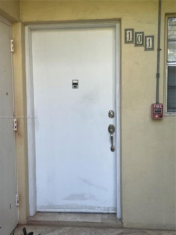 427 Santander Ave 101, Coral Gables, FL 33134