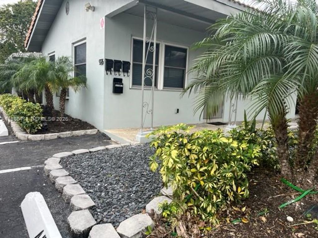 926 NE 18th St 2, Fort Lauderdale, FL 33305