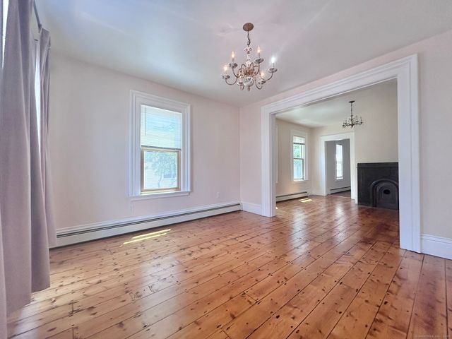 32 Starr Street, New London, CT 06320