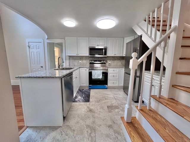 32 Starr Street, New London, CT 06320