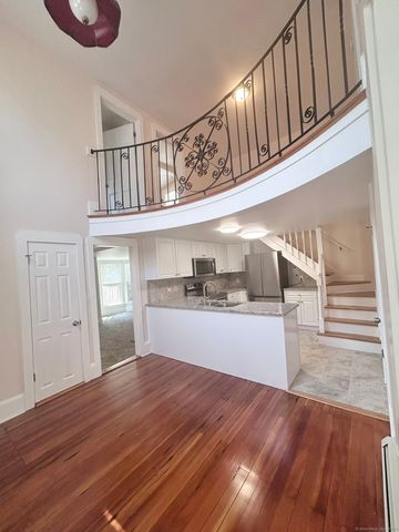 32 Starr Street, New London, CT 06320