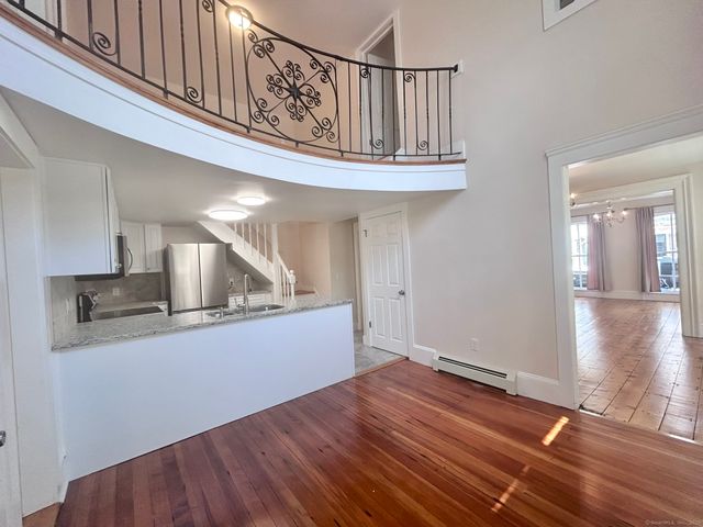 32 Starr Street, New London, CT 06320