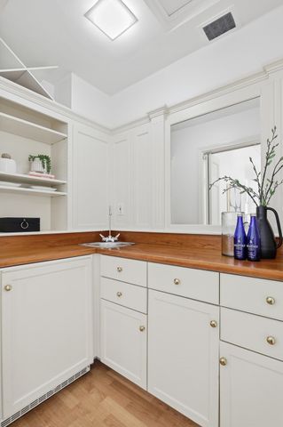 70 Mount Vernon St 1B, Boston, MA 02108