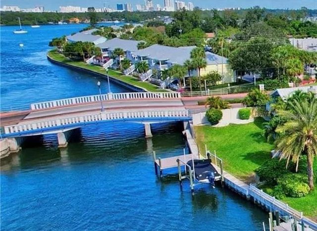 213 SEAHORSE DRIVE SE D, St Petersburg, FL 33705