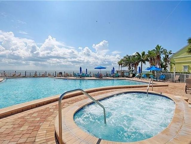 213 SEAHORSE DRIVE SE D, St Petersburg, FL 33705