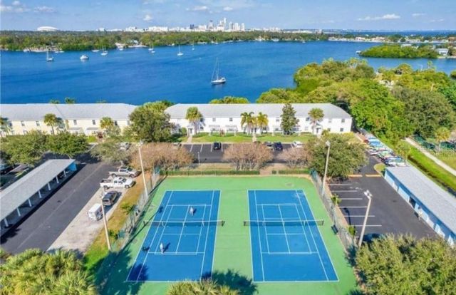 213 SEAHORSE DRIVE SE D, St Petersburg, FL 33705