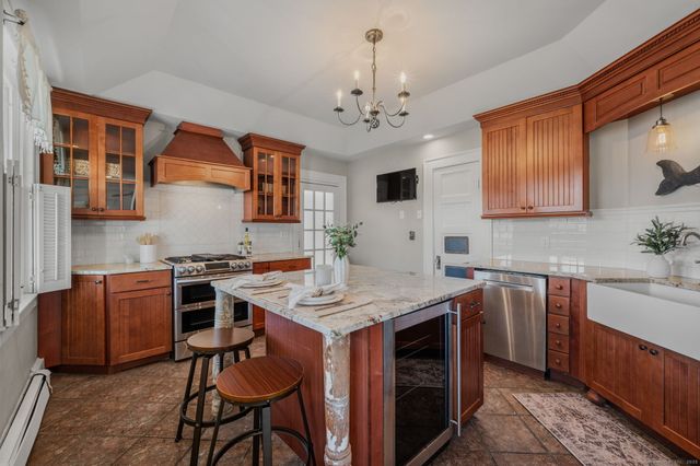 26 College Street, Old Saybrook, CT 06475