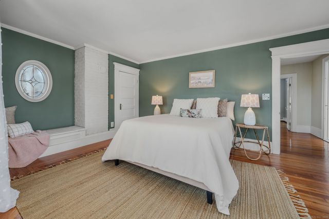 26 College Street, Old Saybrook, CT 06475