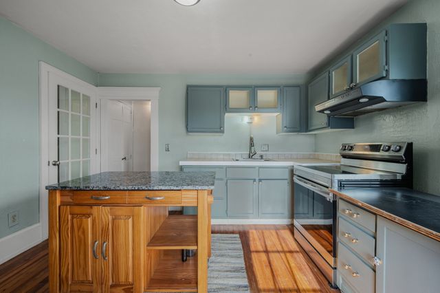 26 College Street, Old Saybrook, CT 06475