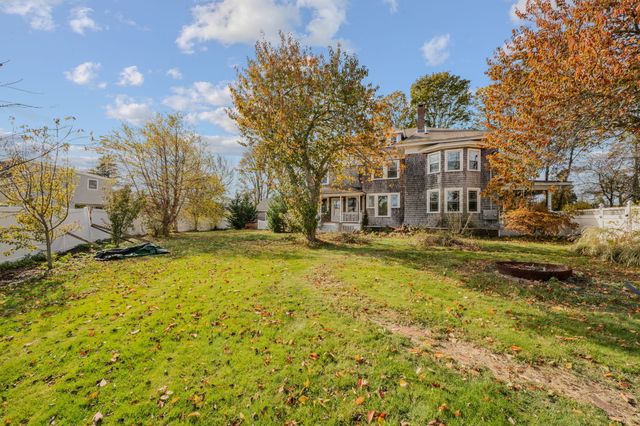 26 College Street, Old Saybrook, CT 06475