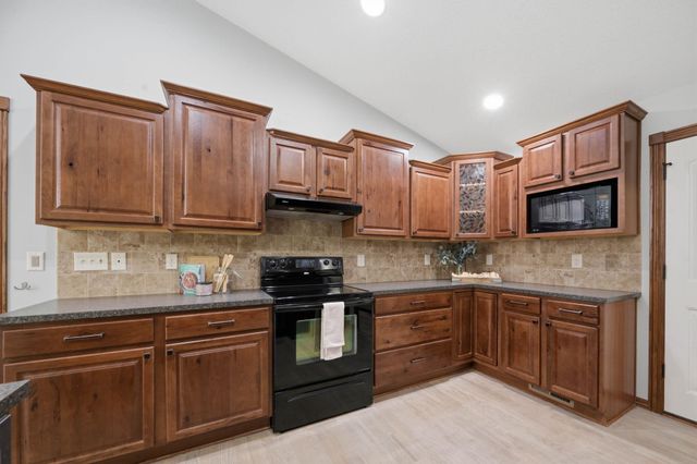 8304 W Candlewood Cir, Wichita, KS 67205