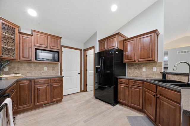 8304 W Candlewood Cir, Wichita, KS 67205