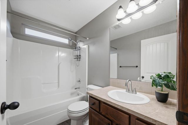 8304 W Candlewood Cir, Wichita, KS 67205