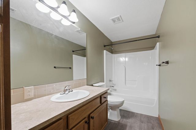 8304 W Candlewood Cir, Wichita, KS 67205