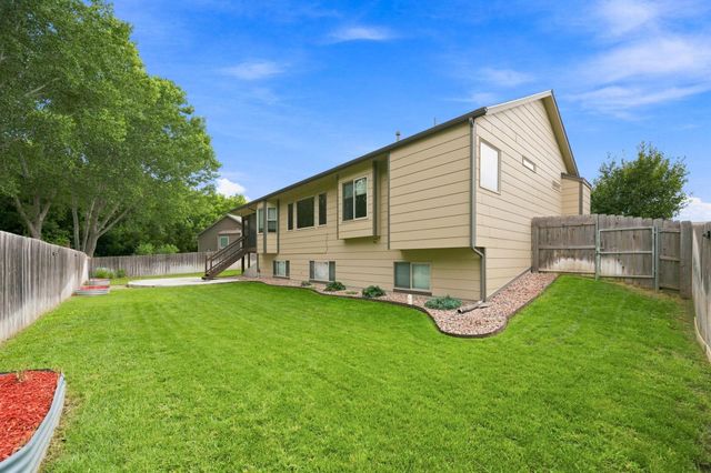 8304 W Candlewood Cir, Wichita, KS 67205
