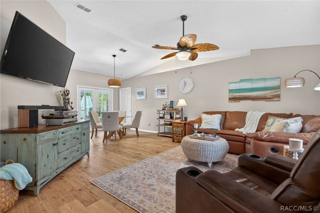 3070 W Laurel Street, Lecanto, FL 34461