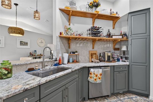 3070 W Laurel Street, Lecanto, FL 34461