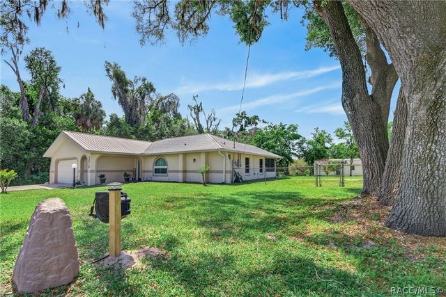 3070 W Laurel Street, Lecanto, FL 34461