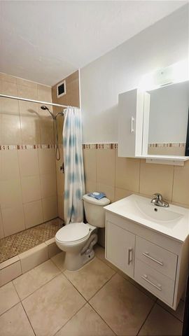 B-2 AVE PONTEZUELA APT 3-B CONDOMINIO PONTEZUELA I 1, Carolina, PR 00983