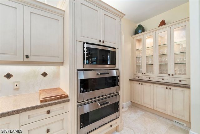 27241 Lakeway CT, Bonita Springs, FL 34134