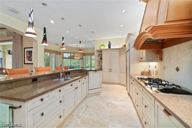 27241 Lakeway CT, Bonita Springs, FL 34134