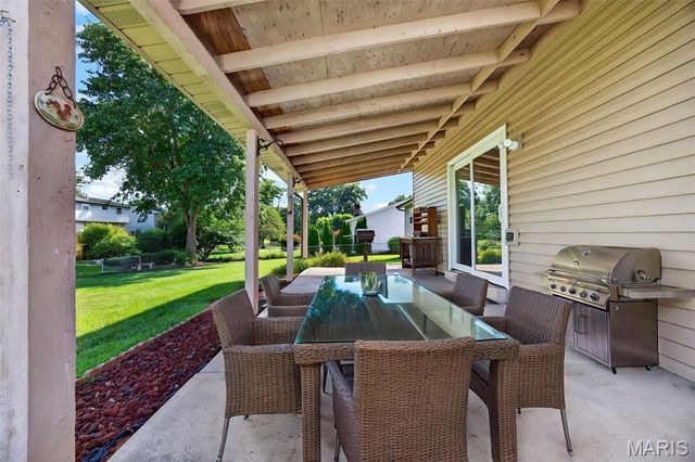 4116 Bridge Hampton Drive, St Charles, MO 63304