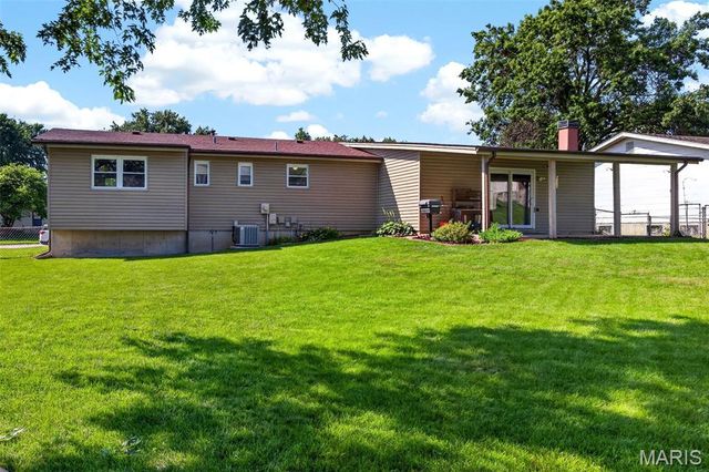 4116 Bridge Hampton Drive, St Charles, MO 63304