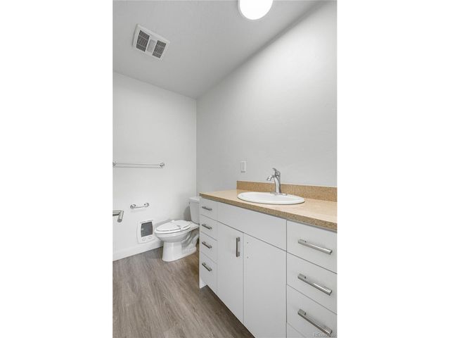 1953 Blackhawk St, Aurora, CO 80011