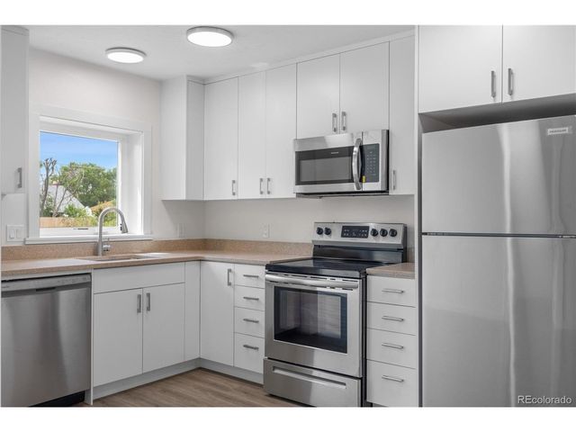 1953 Blackhawk St, Aurora, CO 80011