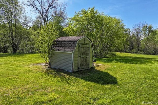 11472 E Lippincott Boulevard, Davison, MI 48423