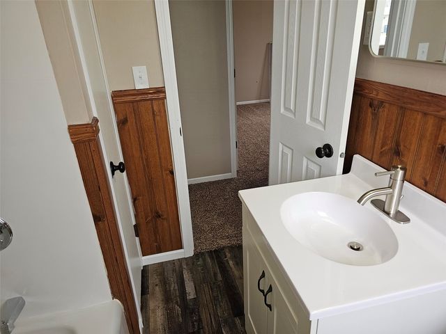 501 11th Street E, Vinton, IA 52349