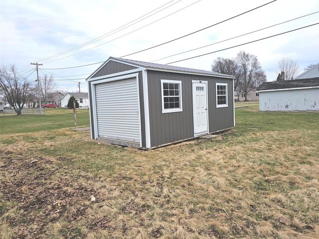 501 11th Street E, Vinton, IA 52349