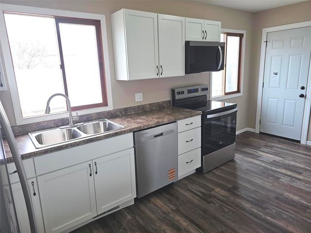 501 11th Street E, Vinton, IA 52349