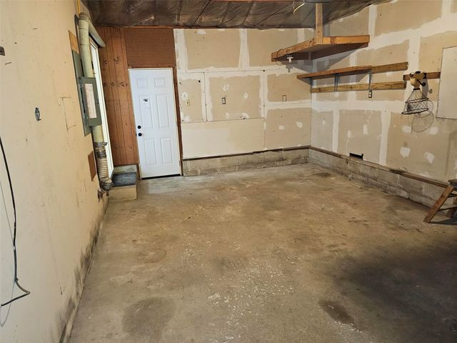 501 11th Street E, Vinton, IA 52349