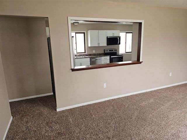 501 11th Street E, Vinton, IA 52349