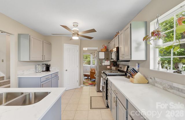 28 Secretariat Drive, Hendersonville, NC 28792