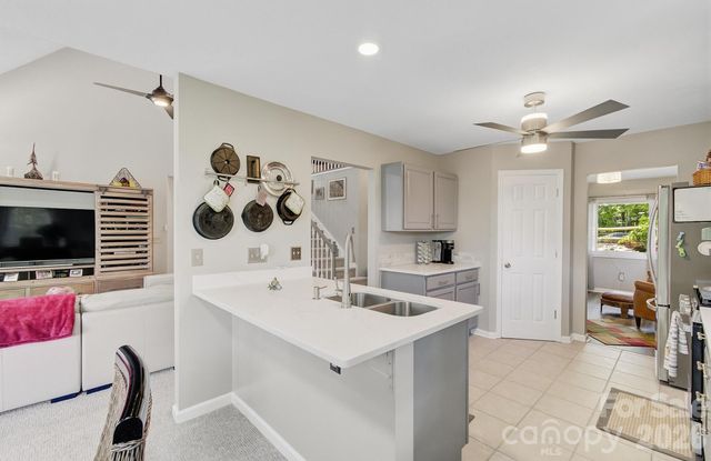 28 Secretariat Drive, Hendersonville, NC 28792