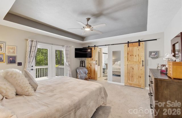 28 Secretariat Drive, Hendersonville, NC 28792