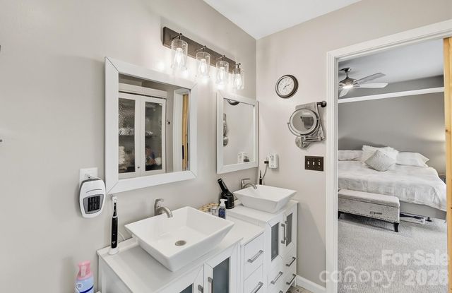 28 Secretariat Drive, Hendersonville, NC 28792