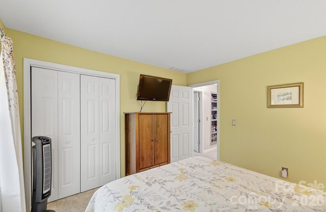 28 Secretariat Drive, Hendersonville, NC 28792