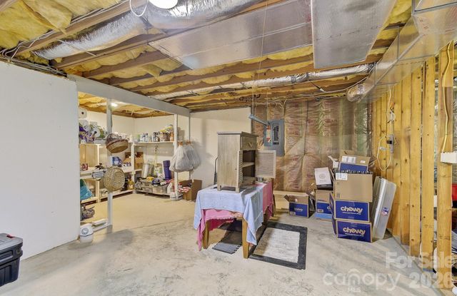 28 Secretariat Drive, Hendersonville, NC 28792