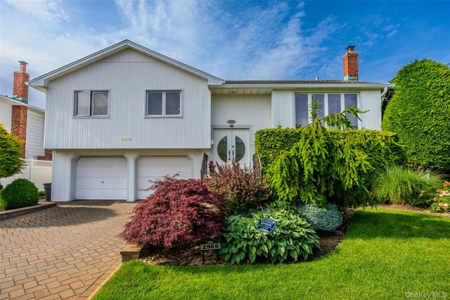 2969 Hampton Court, Wantagh, NY 11793