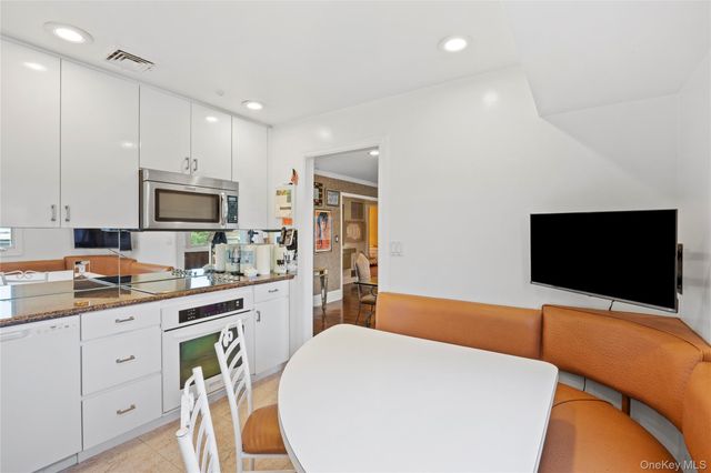 2969 Hampton Court, Wantagh, NY 11793