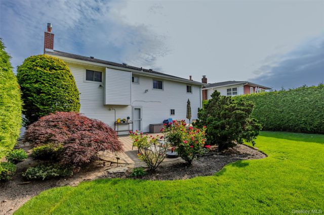 2969 Hampton Court, Wantagh, NY 11793
