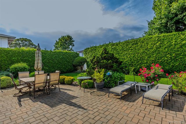 2969 Hampton Court, Wantagh, NY 11793
