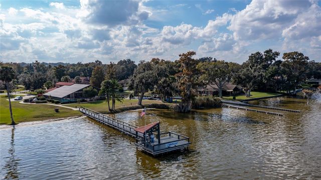 104 ACACIA POINT, Yalaha, FL 34797