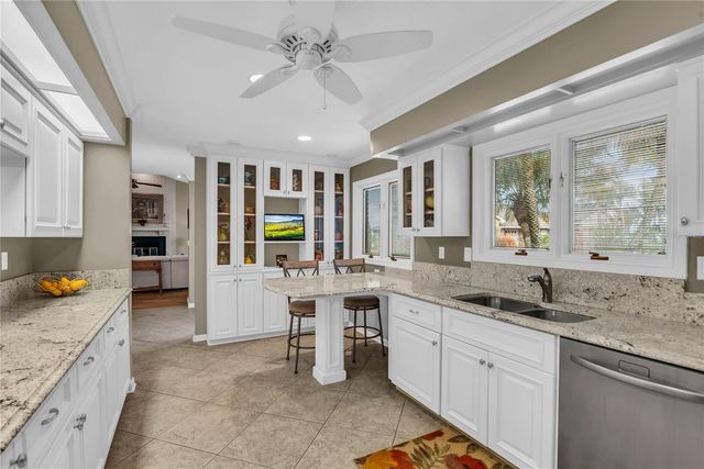 104 ACACIA POINT, Yalaha, FL 34797